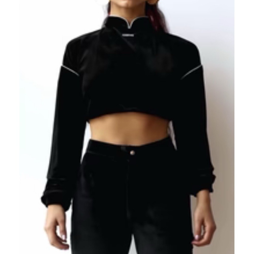 Dawang Velvet Top Long Sleeve  Woman's Size S Color Black